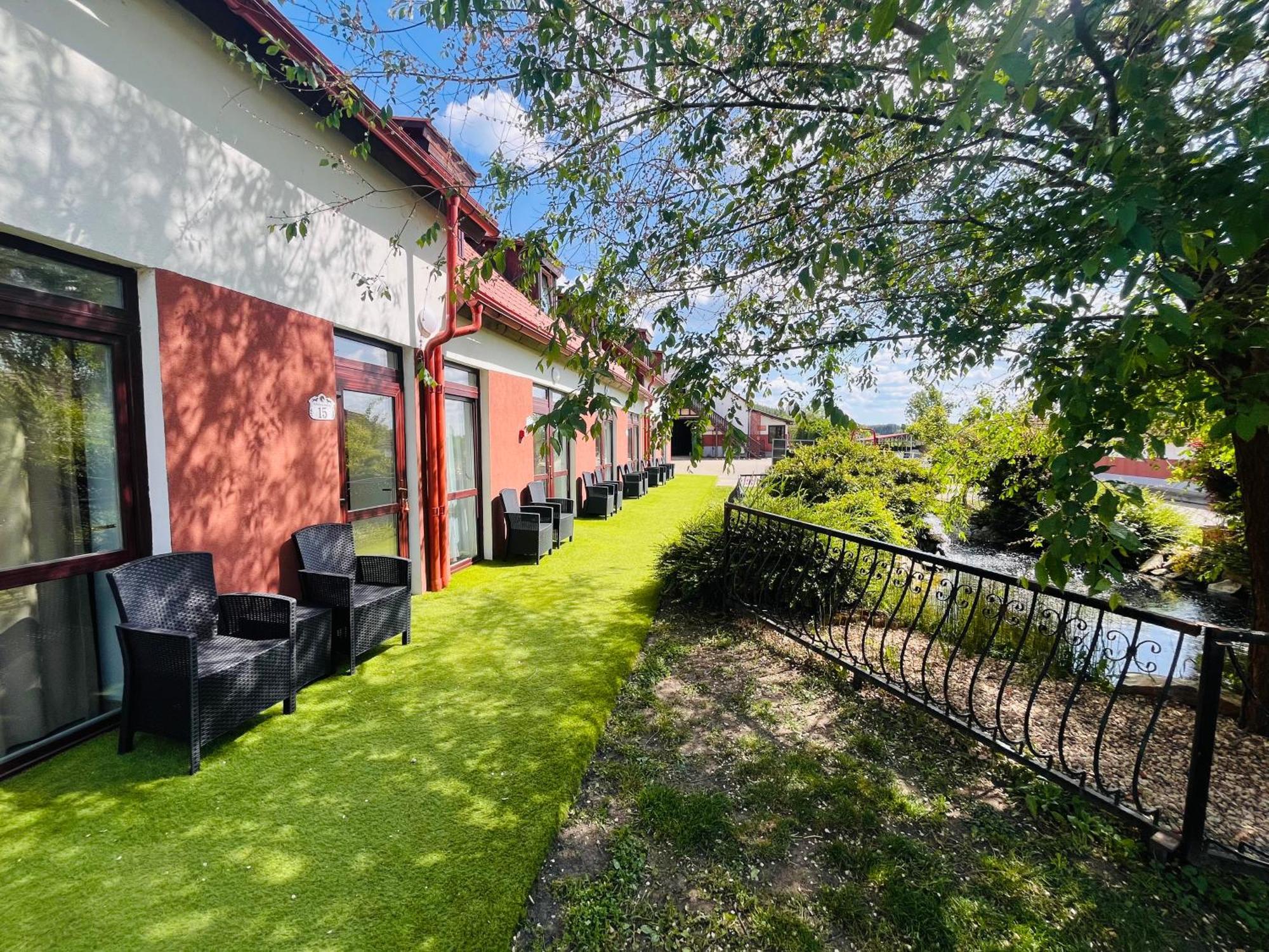 Matyus Udvarhaz Kengyel Fogado Eger Exterior photo